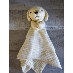 Coperta di sicurezza in peluche giallo a forma di cane lavorato a maglia di Carter