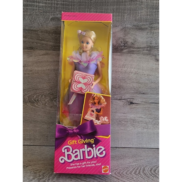 1985 Mattel Gift Giving Barbie Doll with Gift for You Vintage #1922 NRFB NIB..