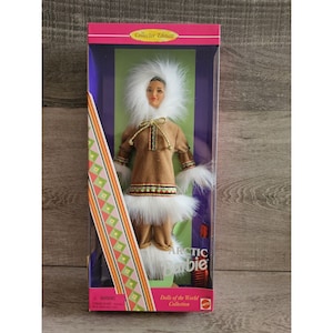 Vintage Arctic Barbie Dolls of the World Collector Edition 1996 Mattel 16495 New