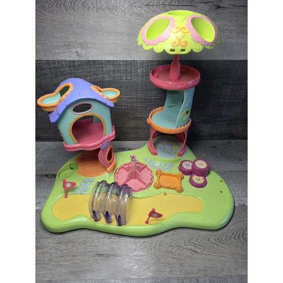 Vtg 2004 Littlest Pet Shop LPS Whirl Around Playground Playset