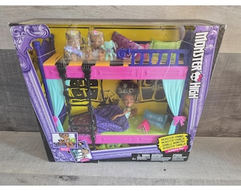 Monster High Family Clawdeen Bunk Bed Set Weredith Pawla Packlyn Dolls New b333