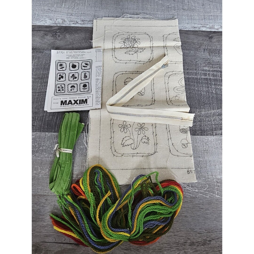 Oreiller Ancien Brodé Crewel - Dimensions 10x16 Pouces, Fait Main, Provenance Royaume-Uni