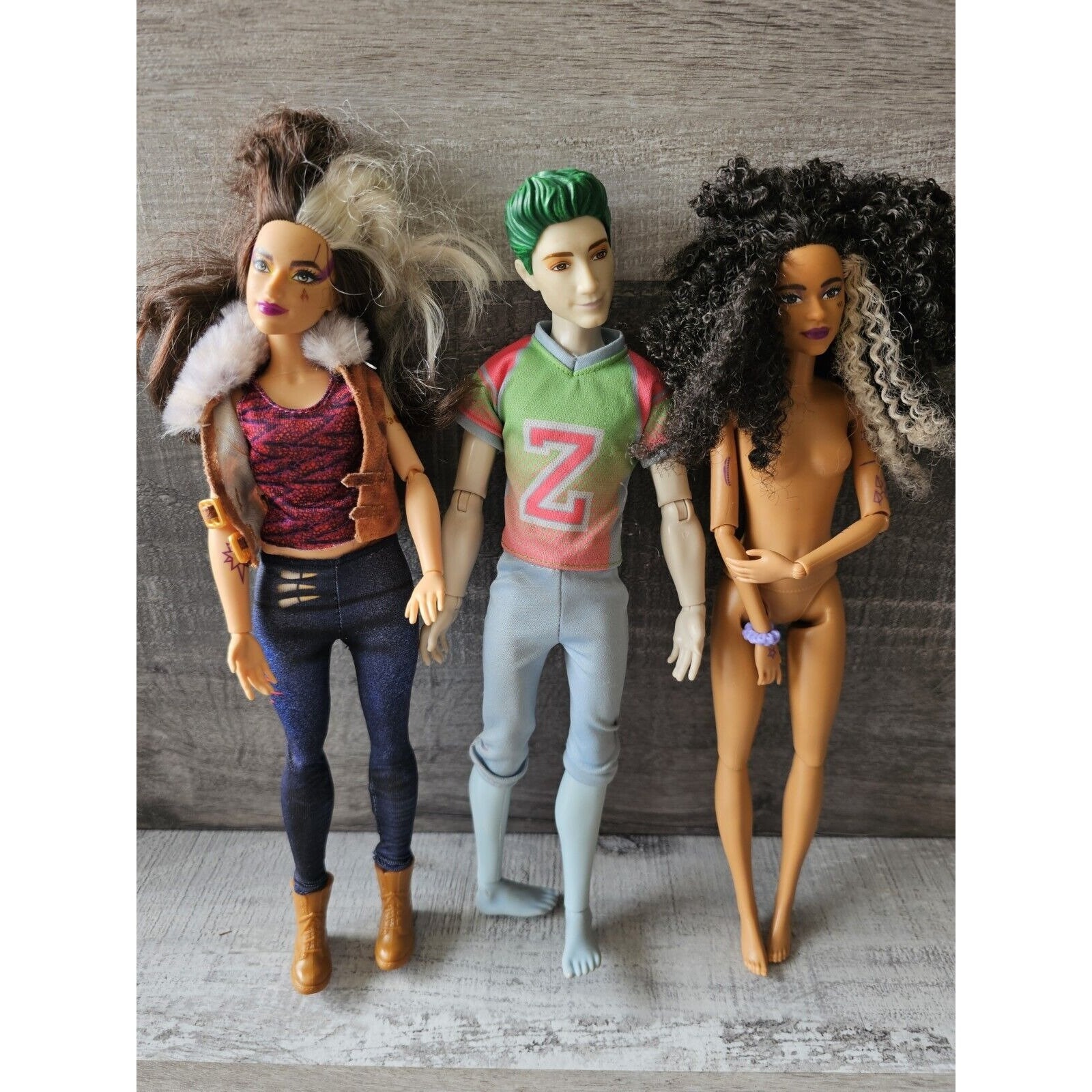 Muñecos de zombies disney hotsell