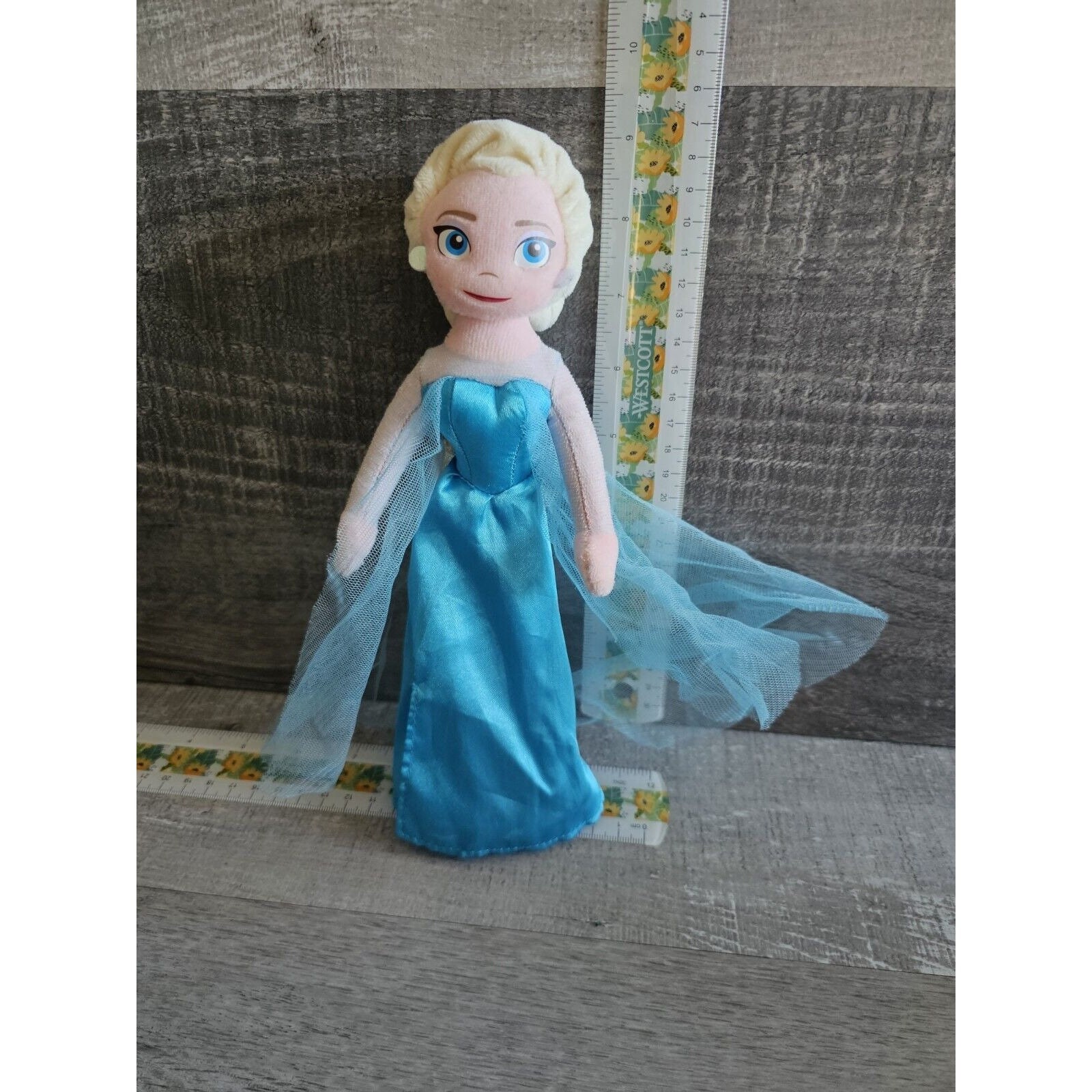 Free STL file frozen : Elsa From Frozen Free Kids Toy Beautiful