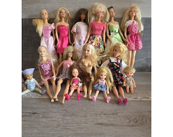 Lot von Barbies & Friends Disney Barbie Barbies Outfits 14 Misc Dolls Bin257