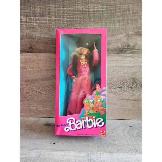 Barbie 世界のバービー人形ロシアバービー人形 人形に憧れて全身整形