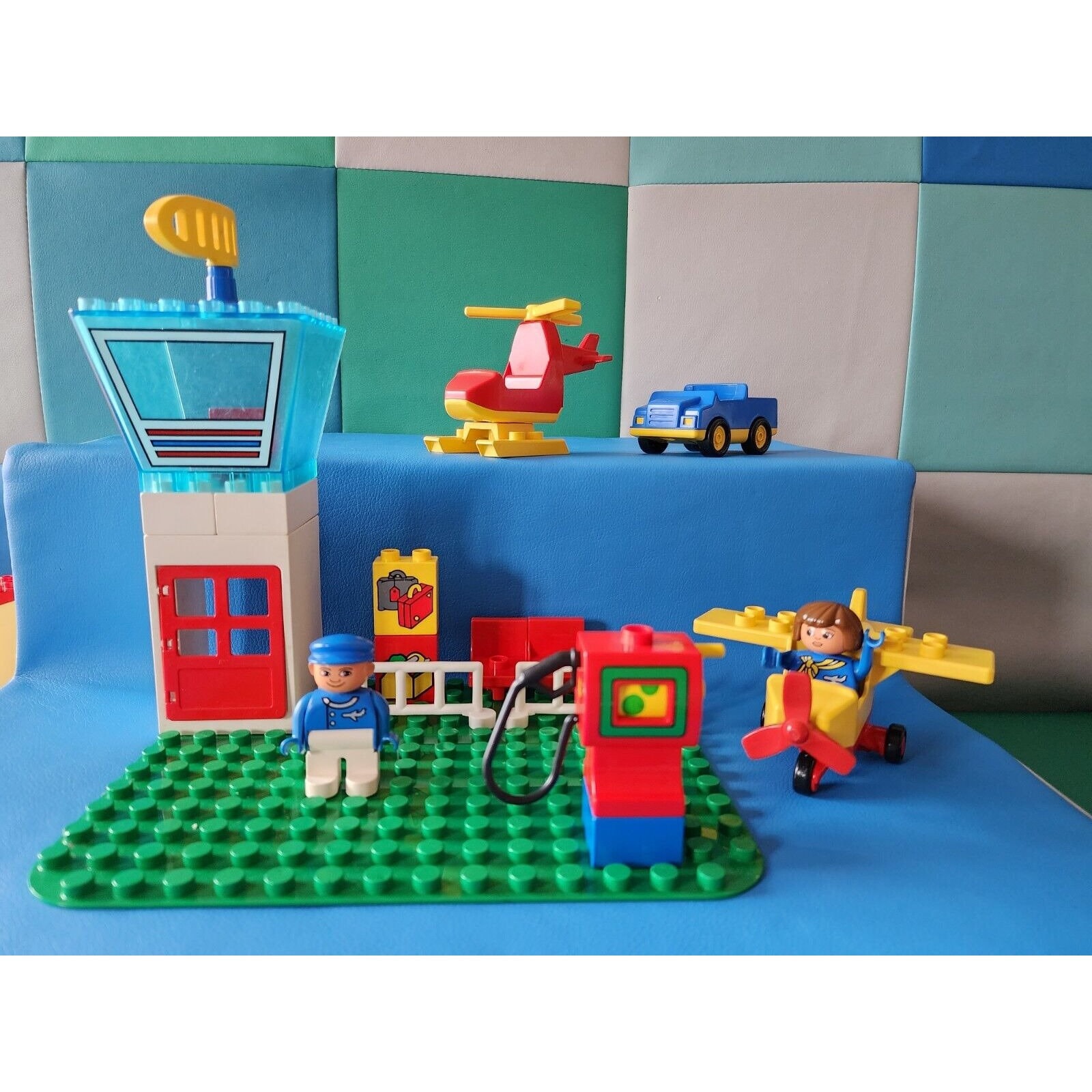 Vintage Lego Duplo 2679 Airport Vintage, Rare - Plane, Helicopter