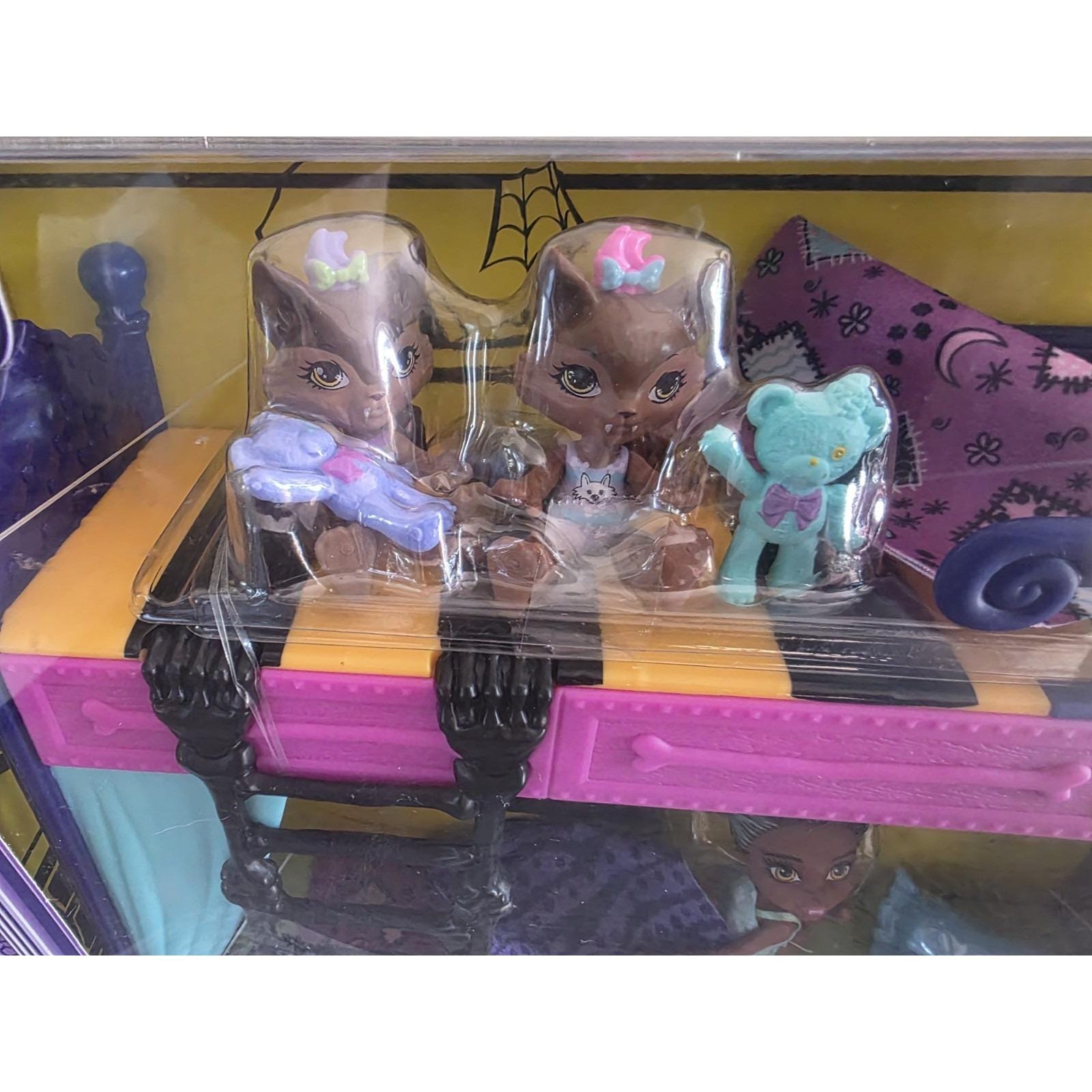 Monster High Family Clawdeen Bunk Bed Set Weredith Pawla Packlyn Dolls ...