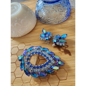 Vintage Signed Sarah Coventry Blue Lagoon Brooch & Clip On Earrings Set 1960s