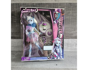 Monster High Ghouls Rule Abbey Bominable Doll 2012 New NRFB Rare