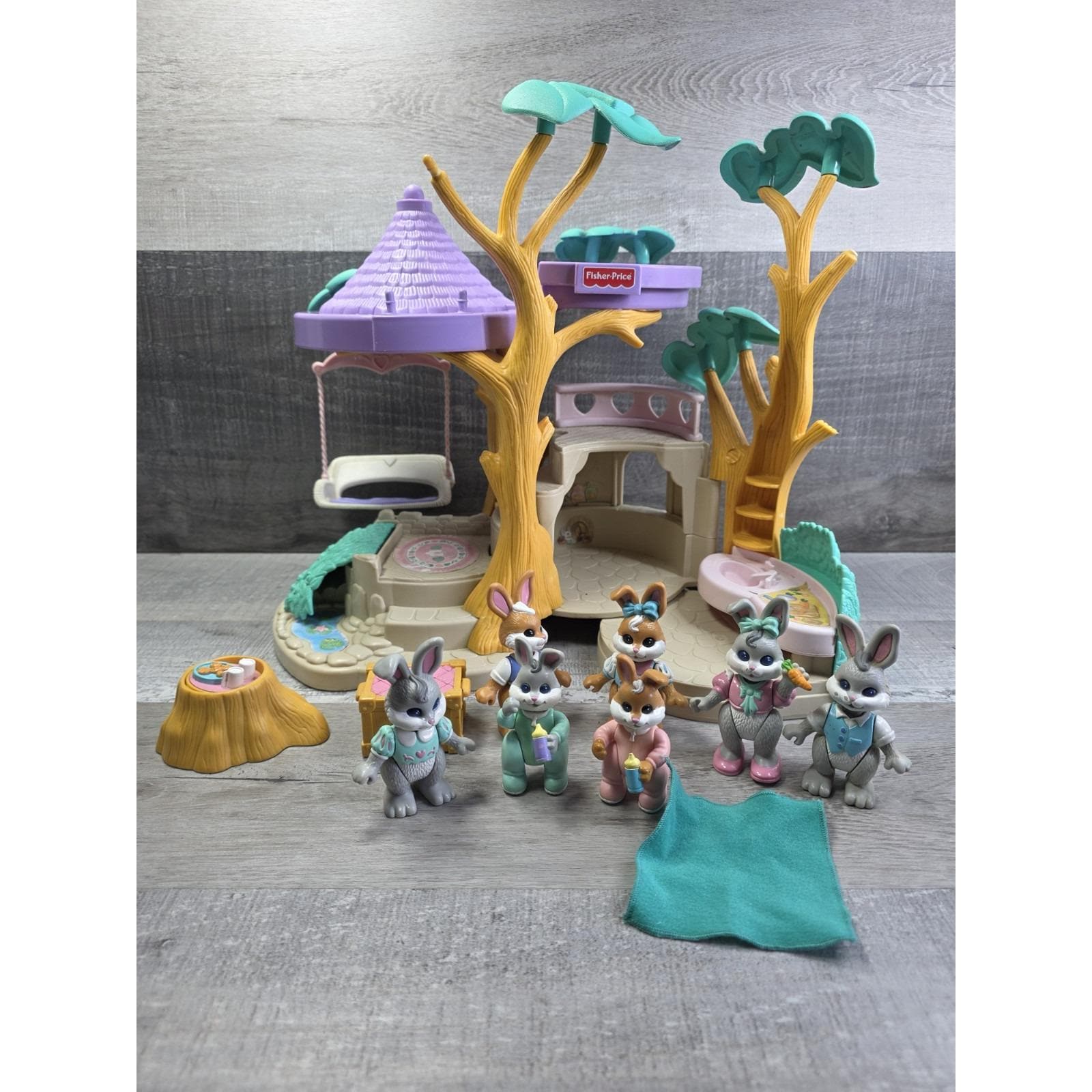 Fisher Price (フィッシャープライス) Hideaway Hollow Priscilla Pretend's Playhouse Set Vintage 1997 Fisher-price Hideaway Hollow #74733 in Open Box With