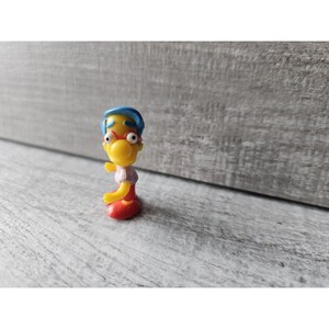 Simpsons Millhouse Mini Dome 1” Figure Tomy Gacha Vending Egg Toy Yujin 2002 VTG