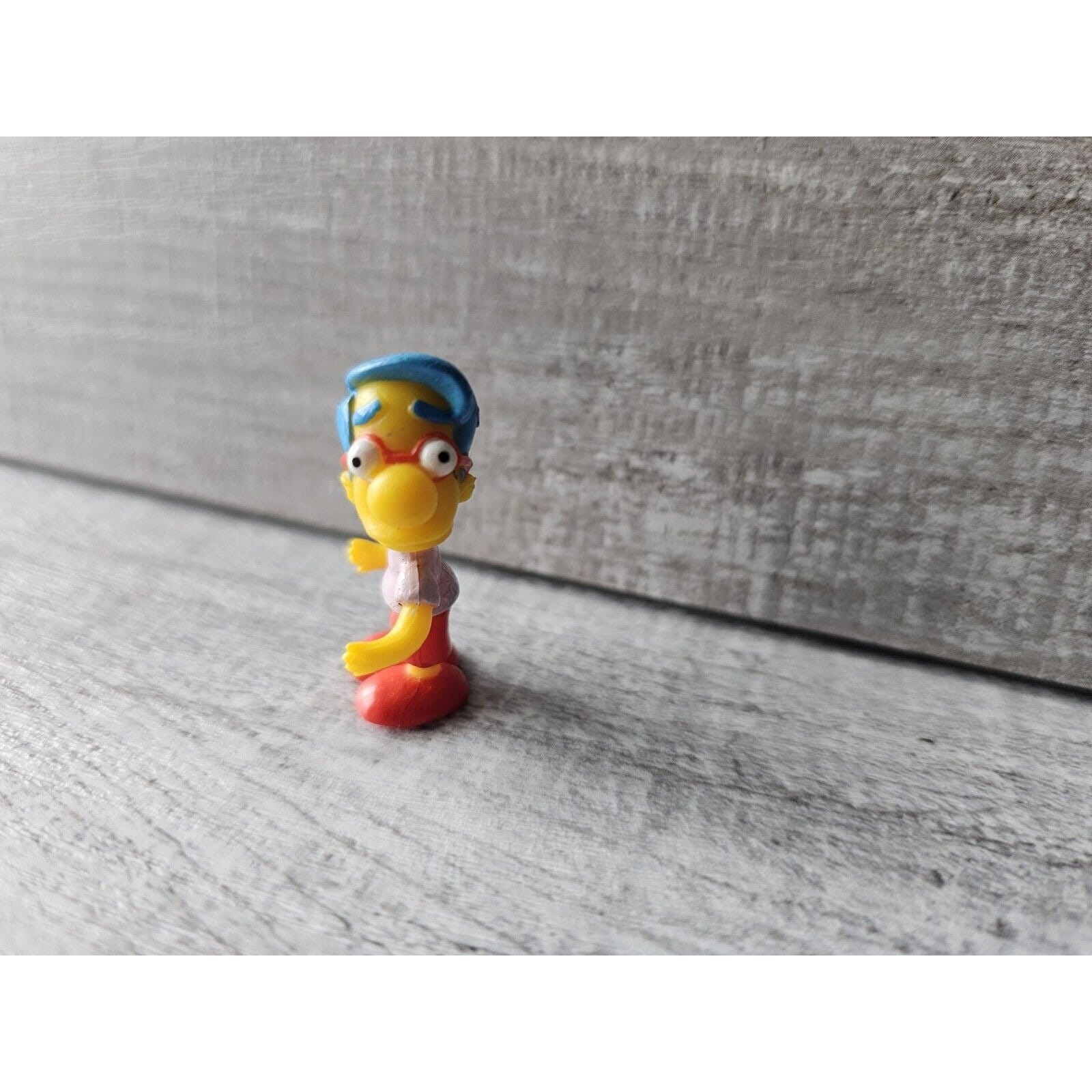 Simpsons Millhouse Mini Dome 1” Figure Tomy Gacha Vending Egg Toy 
