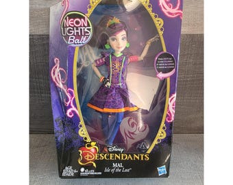 Hasbro Disney Descendants Neon Lights Ball Evie Isle of the Lost