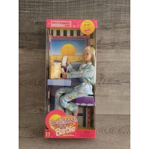 Barbie Accesorios para Muñeca Mesa de Desayuno
