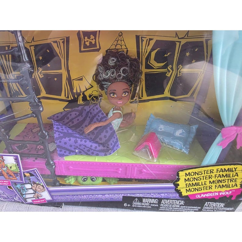 Monster High Family Clawdeen Bunk Bed Set Weredith Pawla Packlyn Dolls ...