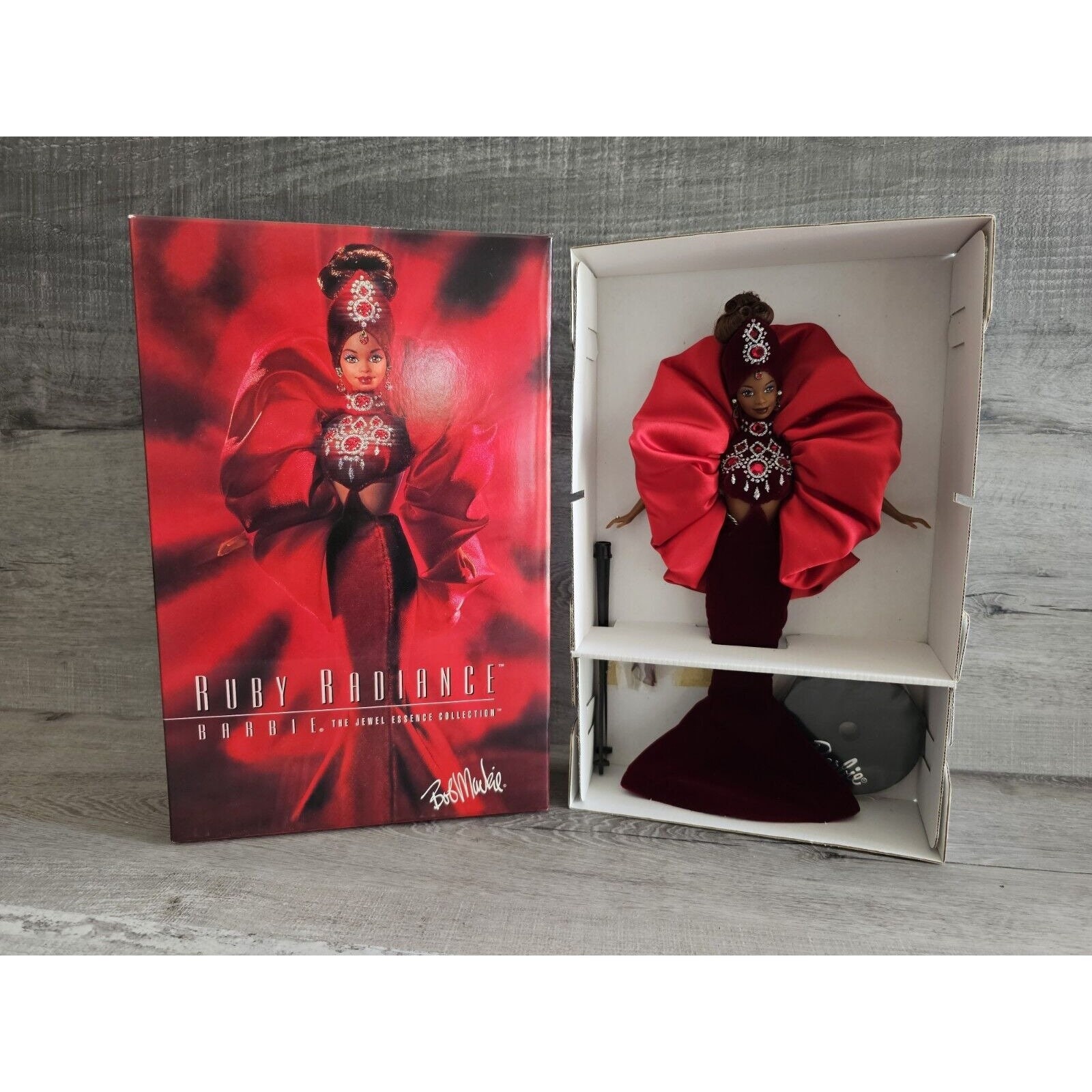 バービーRuby Radiance The Jewel Essence Collection Barbie Fashion Doll by Bob Mackie 輸入品 1552 Ruby Radiance Barbie Doll 1996 The Jewel Essence Collection by Bob Mackie  15520