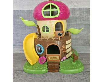 Li&#39;l Woodzeez Calico Critters Acorn Treehouse Playset Nature House