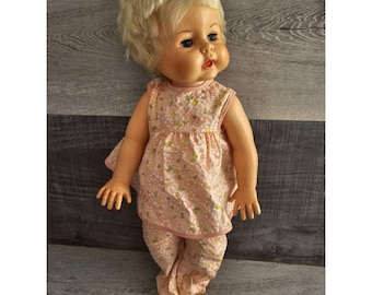 Poupée VTG, cheveux enracinés, yeux endormis, 17 pouces pour pièces détachées