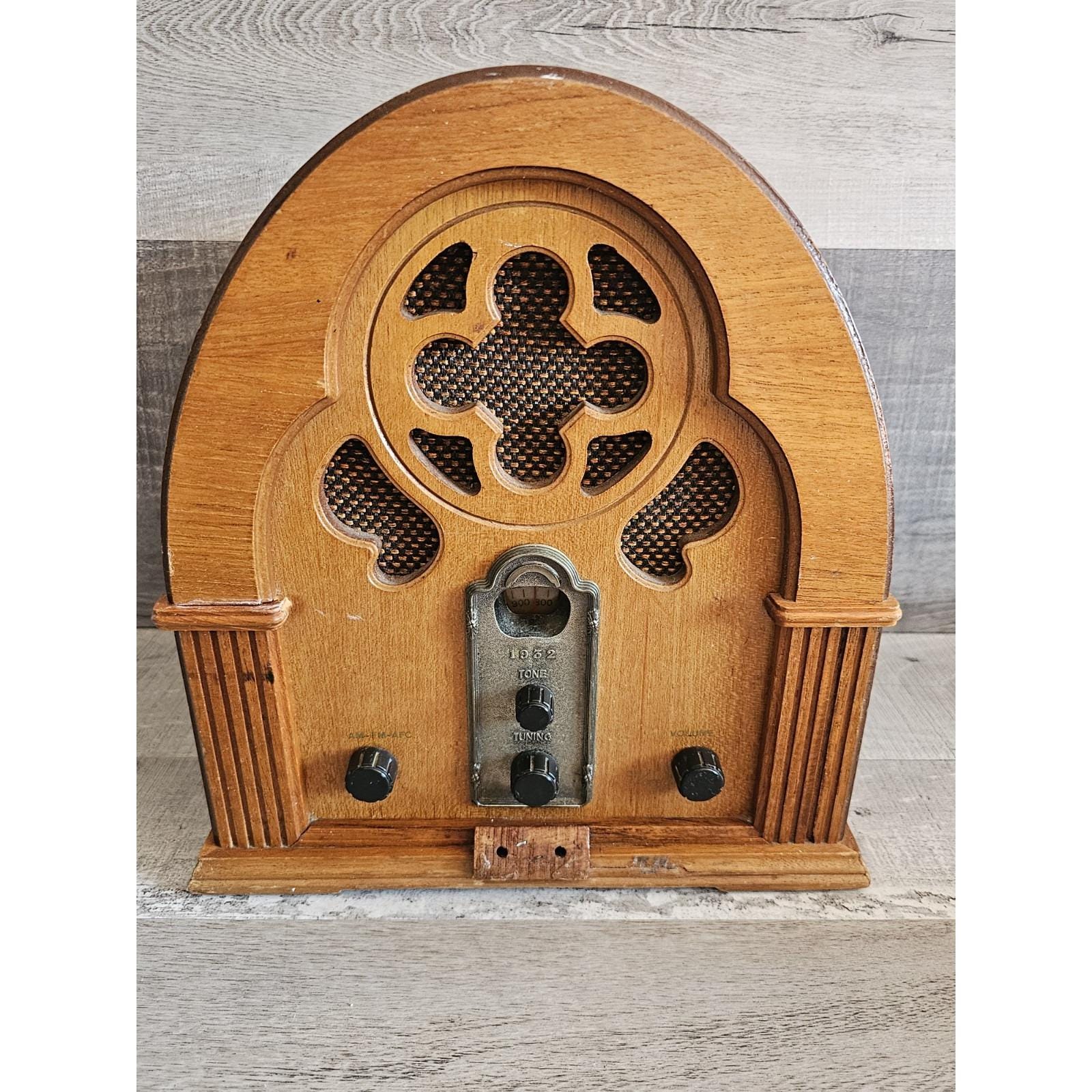 Vintage Thomas Collector's Edition AM/FM/AFC 1932 Radiocassette