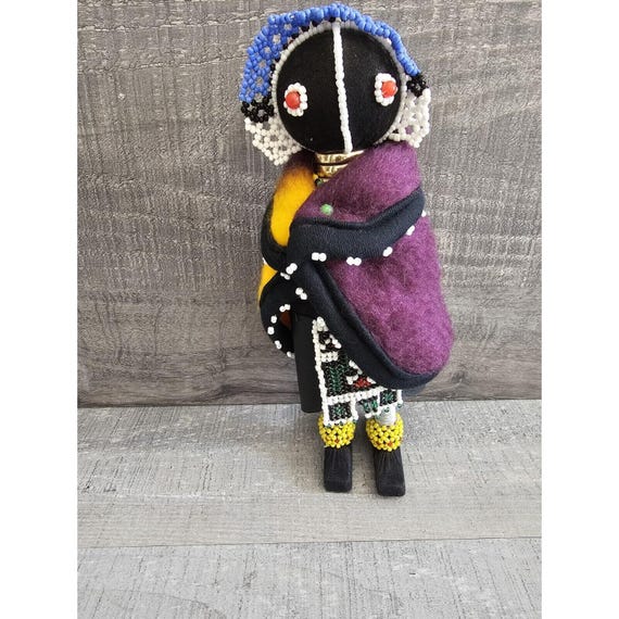 アフリカの人形 ンデベレ族 ビーズ細工人形 魔除け 文化人類学 エスニック