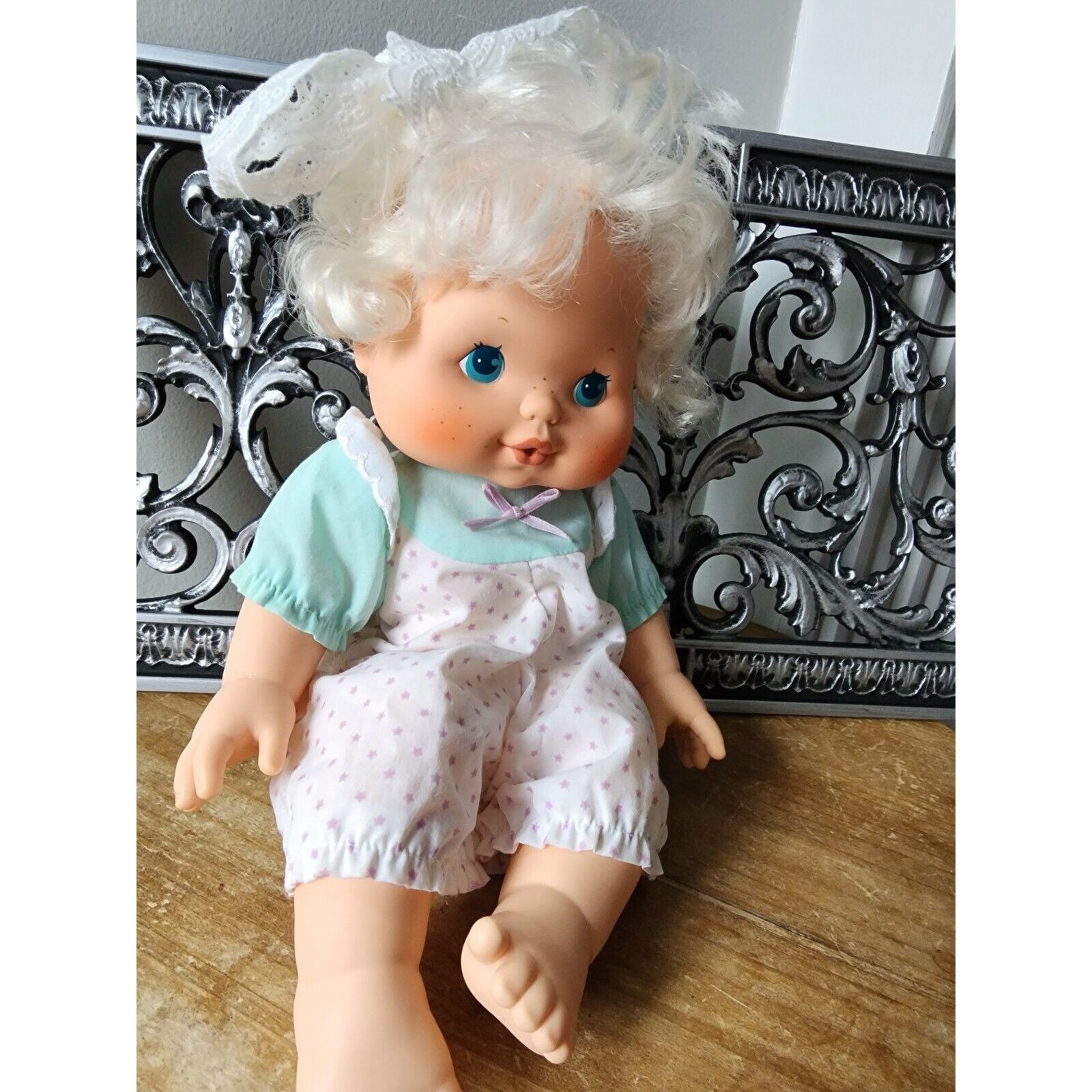 Strawberry shortcake blow kiss doll hotsell