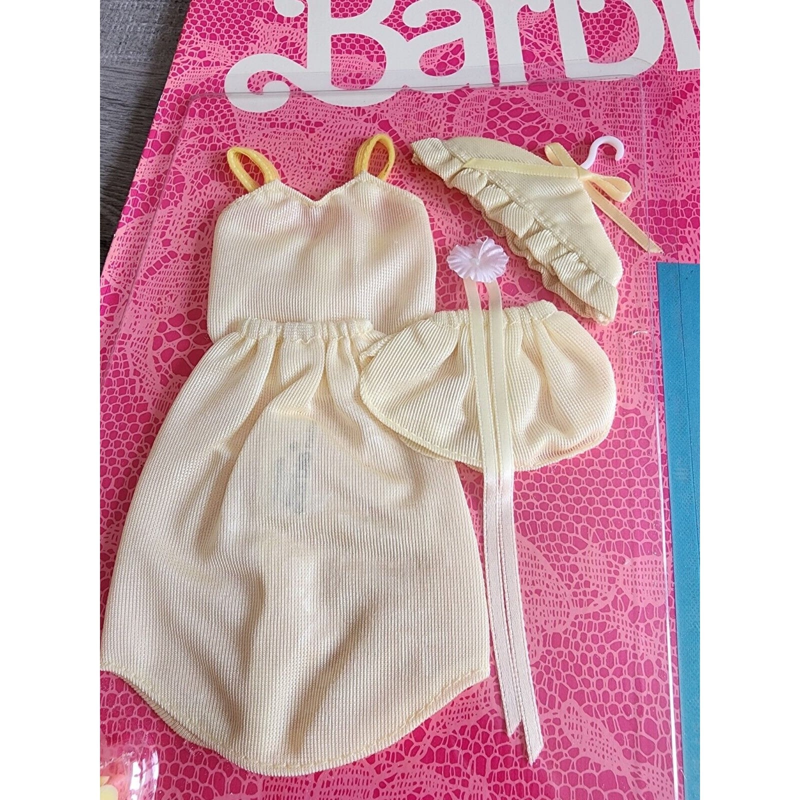 Vintage Barbie 1986 Fashion Fancy Frills Lingerie 3183 Yellow New HTF vintage-barbie-1986-fashion-fancy-frills-lingerie-3183-yellow-new-htf