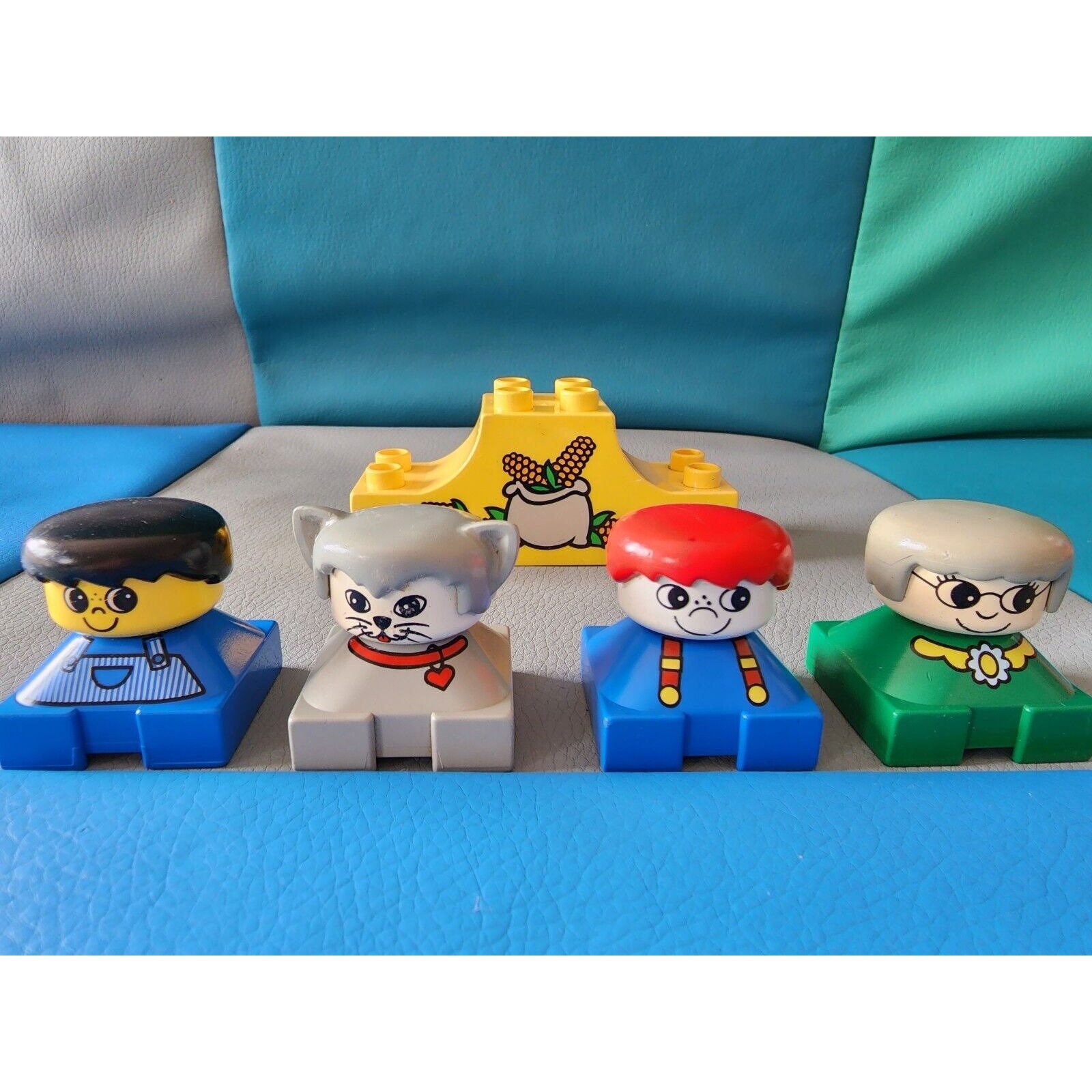 Duplo people