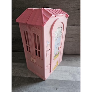 Vtg 2000 Mattel Pink Portable Fold up Barbie Doll Magi Key Magic