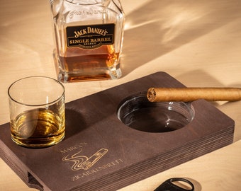 Tabla para puros personalizada con cenicero y soporte para vaso de whisky: disfrute perfecto para los amantes de los puros