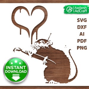 Może przedstawiać: Biała sylwetka szczura trzymającego pędzel i rozpylającego kształt serca na drewnianym tle. Szczur siedzi z ogonem owiniętym wokół ciała. Tekst "INSTANT DOWNLOAD" znajduje się w zielonym kółku z trzema gwiazdami.