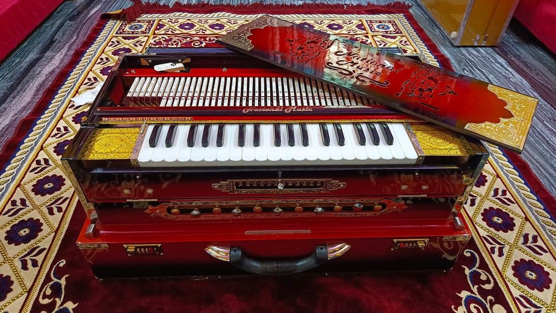4 top line harmonium