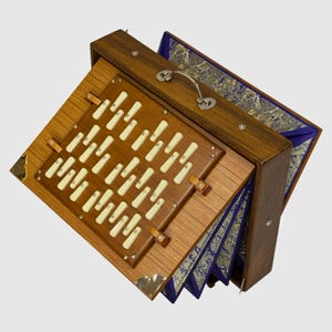 Caja Shruti SL3 de National Music, 3 octavas, C2 a B4, madera de teca laminada, tamaño grande (40,6 x 30,5 x 7,6 cm)