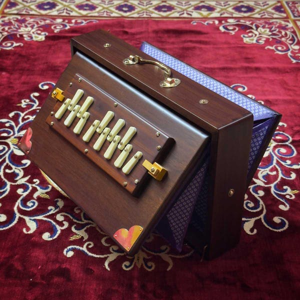 National Music Shruti Box, WMD1,Medium(15x10x3 Inches) 1 Octave, C3 to C4, Full Teak Wood, 440Hz/432 Hz
