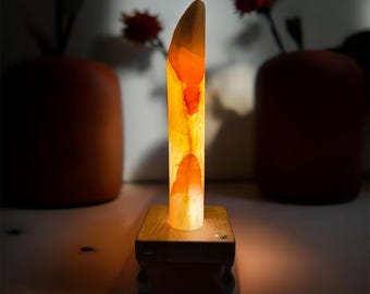 Ręcznie robiona lampa z onyksu – naturalna drewniana rama, ciepłe, nastrojowe oświetlenie