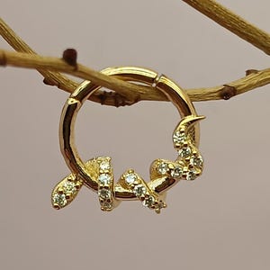 Hedwig Diamond Snake Septum, Snake Serpent Nose Ring Clicker, Snack Round Diamond Daith, 14k Gold Hoop Septum, clicker for Her
