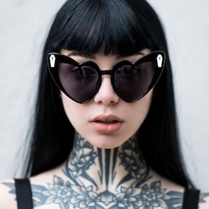 Y2K Mcbling Goth Emo Alt Scene Baddie Cyber Vixen Trendy Black cross sunglasses Y2K Mcbling Whimsygoth Baddie Cyber Vixen Trendy Streetwear  main image 4