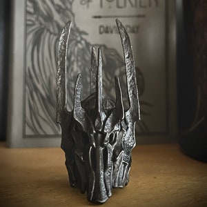 Cast Metal War Helm of Sauron