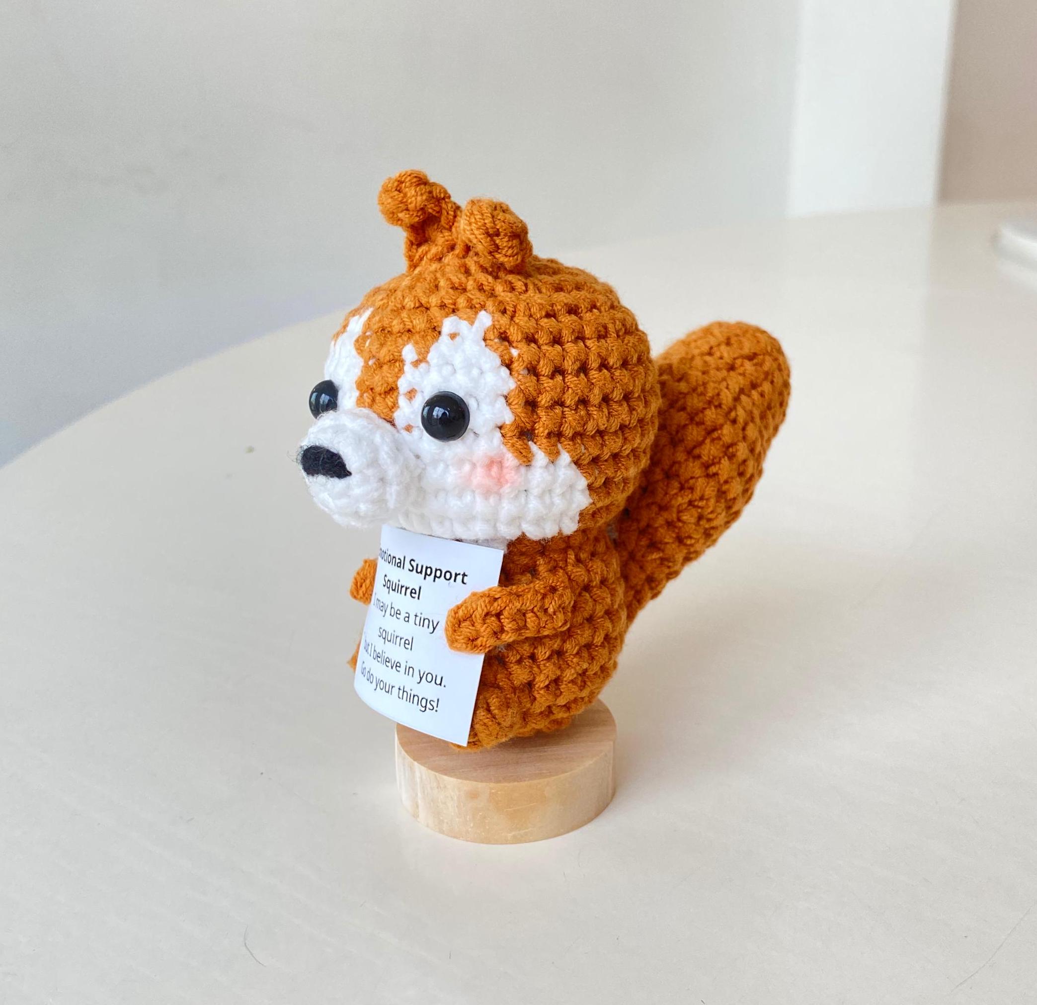 Peluche Crochet Positive – Oignon, Myrtille Ou Lapin Rigolo Fait Main – Déco Douce Et Cadeau Réconfortant Pour Le Bureau Ou La Maison