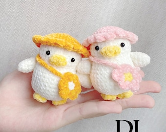 Handmade Duck With Hat Crochet Keychain, Amigurumi Duck, Crochet Funny Duck Plush Toy Keychains, Mini Duck Cute Gifts