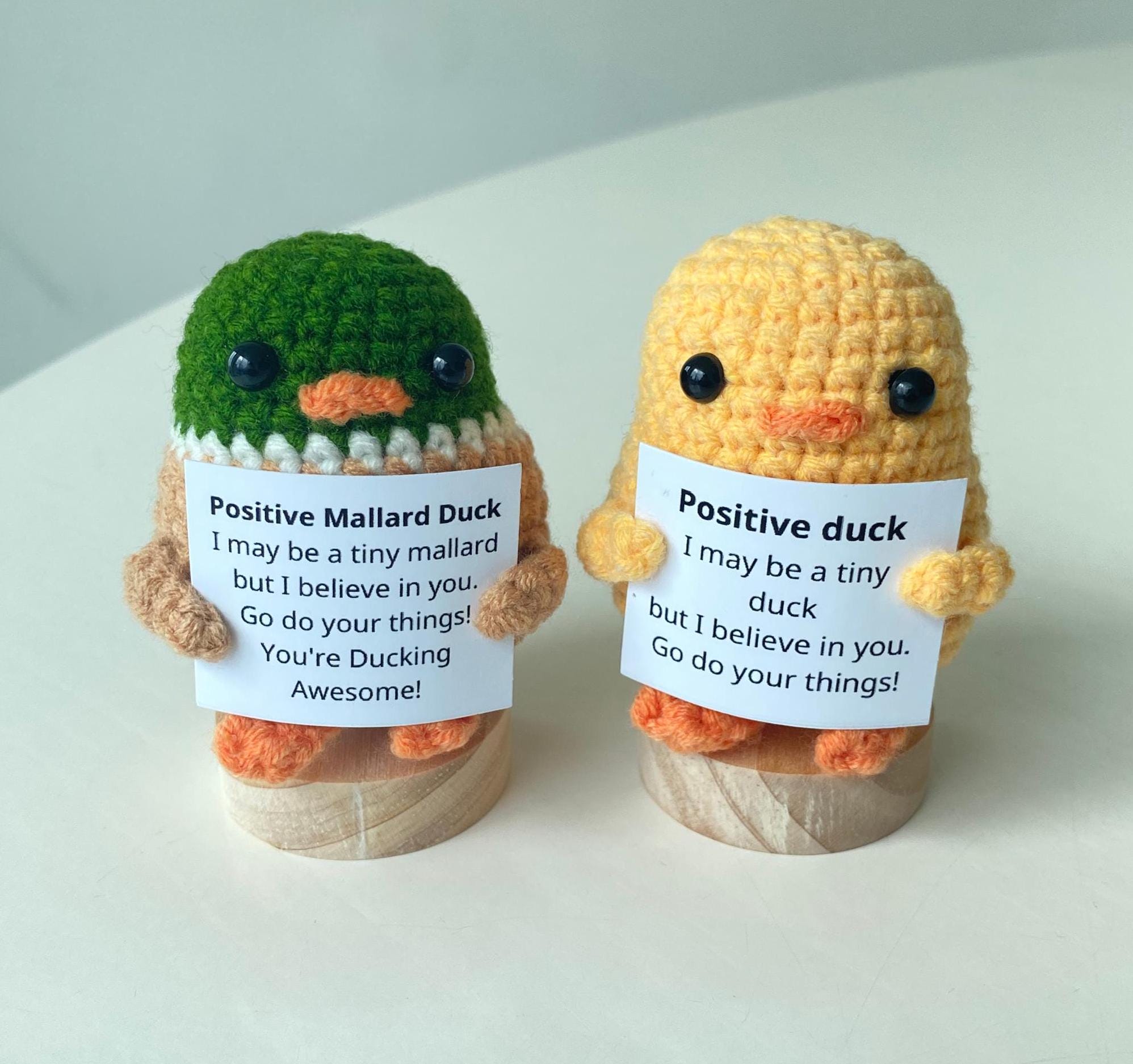 Pingouin positif amusant, animal au crochet fait à la main avec carte d'encouragement pour les couples, les amoureux, lui, elle, soutien, cadeau de motivation et décoration