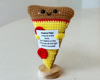 Funny Positive Pizza, Knitted Pizza Toy With Positive Card, Cute Wool Inspirational Pizza Crochet Food Doll Cheer Up Gifts