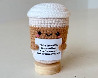 Taza de café tejida a crochet con mensaje positivo, decoración de escritorio, lindos regalos para amantes del café para familiares, mejores amigos, compañeros de trabajo, regalo de cumpleaños