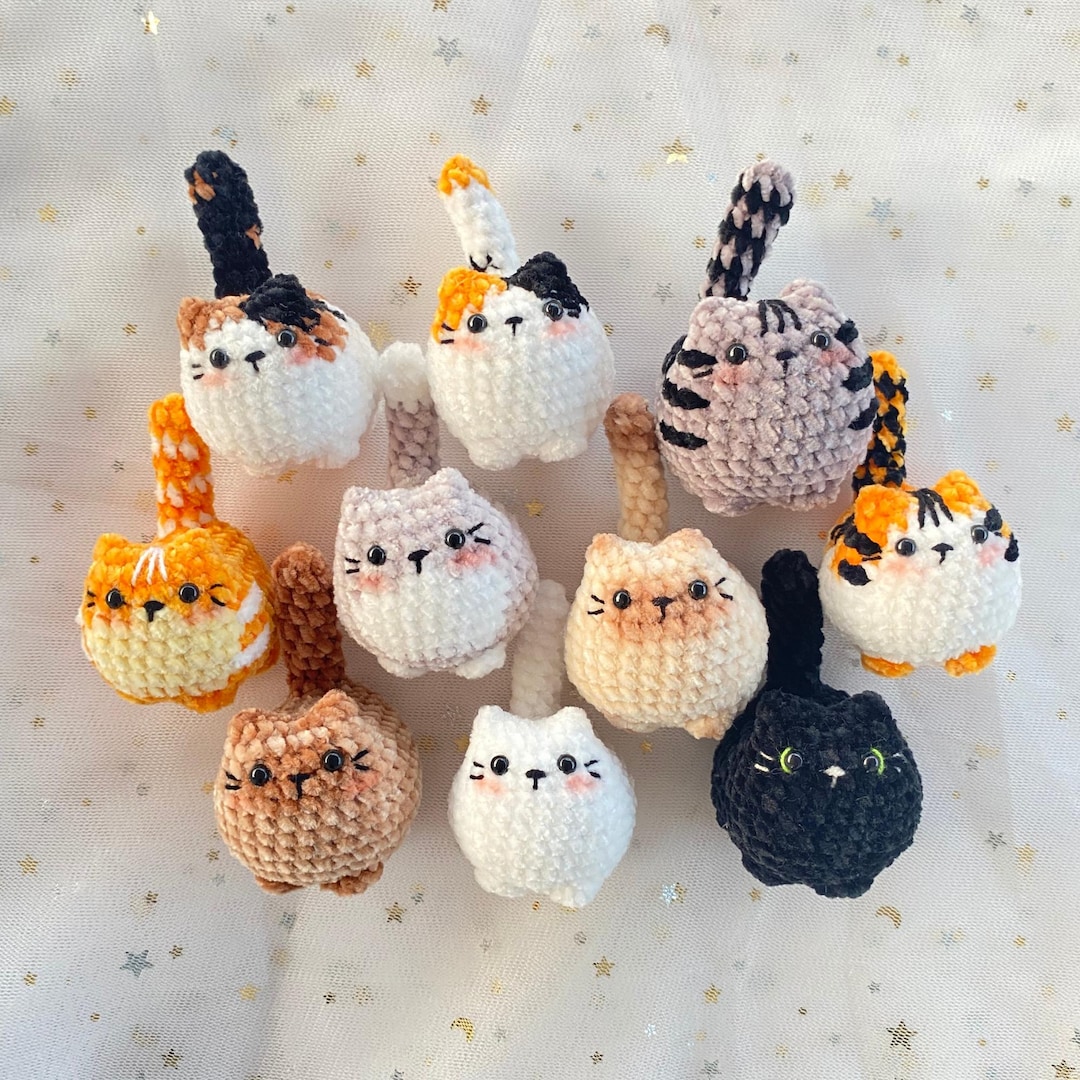 Crochet Cute Cat Keychain, Handmade Mini Crochet Amigurumi Cat Keychain ...
