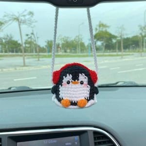 Acessórios de pendurar espelho de carro de pinguim fofo balançando, enfeites de pinguim usando fone de ouvido, decorações de carro de Natal, presente fofo para ela