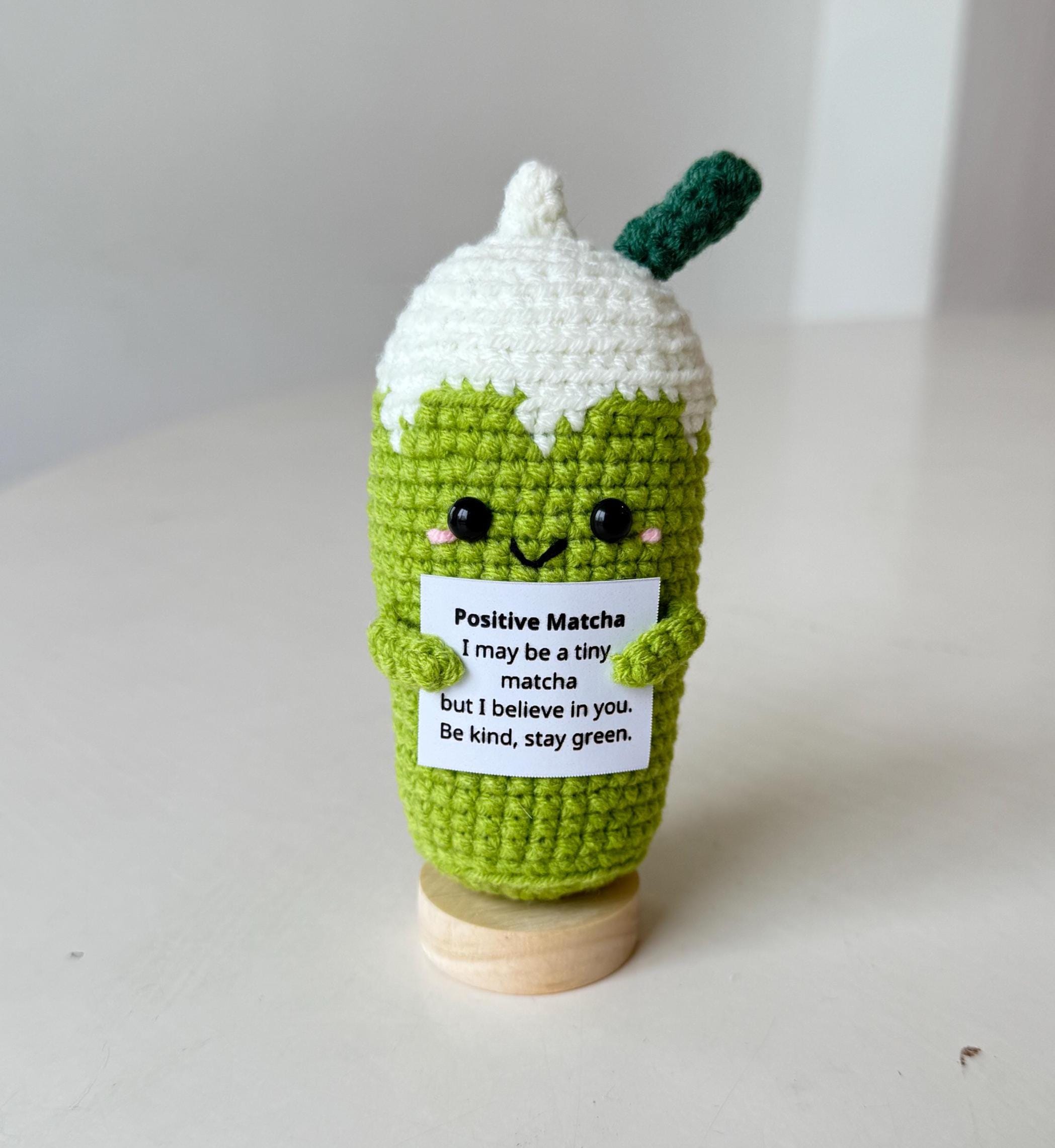 Matcha positif au crochet, peluche inspirée du matcha latte, cadeau pour les amateurs de matcha, cadeaux d'anniversaire pour enfants, amis, collègues de travail - France