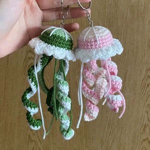 Handmade Jellyfish Crochet Keychain, Amigurumi Jellyfish, Cute Jellyfish Plush Toy Keychain, Mini Jellyfish Cute Gifts, Backpack Keychain