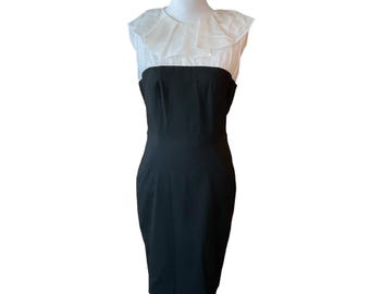 Abito tubino bianco e nero Just Cavalli Y2K – Collo a balze in organza, con cintura, prodotto in Italia, taglia 46 / Small-Medium