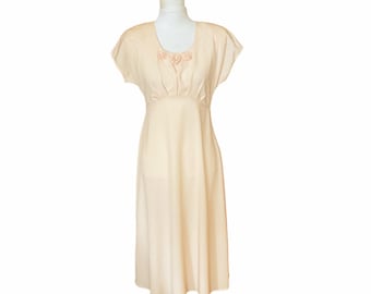 Vintage 1960s CDC Caren Desiree Company Women’s Blush Pink Midi Dress Empire Waist Fabric Roses Cap Sleeves 6 PETITE