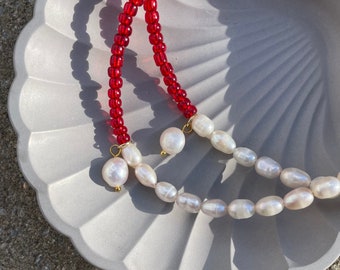 the ada necklace, pearl necklace, necklace with various pearls, necklace with pearl pendant